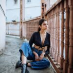 Manasa Varanasi Instagram - Beautiful rusty balcony in town. The character in these old buildings is so delightful <3 📷 @bharat_rawail Styling @stylistshikhar #balcony