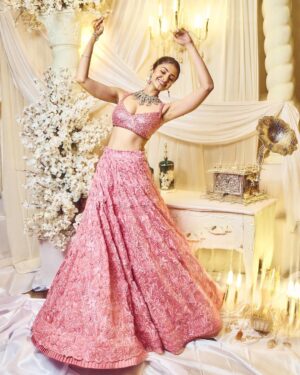 Manasa Varanasi Instagram - For @teach_for_change with Shaadi by Marriott 
Presented by @theantoraofficial
Powered by @ftvsalon.banjarahills.hyd
Co powered by @argentumartshyderabad
Outfits: @varunchakkilam
Jewellery:  @hiyajewellers 
Footwear: @rapport_shoes
Makeup: @emraanartistry
Styled by @officialanahita
Photography: @shreyansdungarwal 

Co hosted by @westinhyderabad 
Sponsored by @aryanajevents
Ground Transport: @mercedesbenzsilverstar
Decor: @minttusarna

#teachforchange2023 #shaadibymarriott