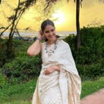 Manasa Varanasi Instagram - At my best friend’s wedding, blessed under the most incredible sky, wrapped in warm light, celebrating your special moment @ngollapalli 😘 Wearing jewellery by @sheetalzaveribyvithaldas 🤍 Styled by @praptigarg #sunset #wedding Goa
