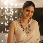Manasa Varanasi Instagram - At my best friend’s wedding, blessed under the most incredible sky, wrapped in warm light, celebrating your special moment @ngollapalli 😘 Wearing jewellery by @sheetalzaveribyvithaldas 🤍 Styled by @praptigarg #sunset #wedding Goa