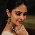 Manasa Varanasi Instagram - At my best friend’s wedding, blessed under the most incredible sky, wrapped in warm light, celebrating your special moment @ngollapalli 😘 Wearing jewellery by @sheetalzaveribyvithaldas 🤍 Styled by @praptigarg #sunset #wedding Goa