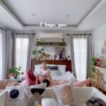 Manaswee Krittanookul Instagram - Hope u have a good day 🤍🤍🤍 #home #homedecor #bedroomdecor #minimal #momanddaughter