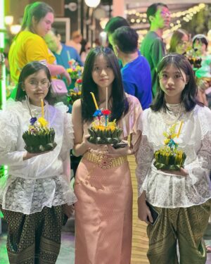 Manaswee Krittanookul Instagram - สุขสันต์วันลอยกระทง 🪔