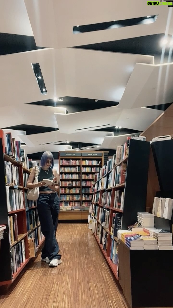 Manaswee Krittanookul Instagram - 📚