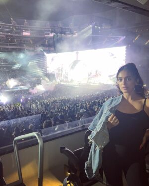 Mandeep Dhillon Instagram - 👑🐝 

Look Around Everybody On Mute
Look Around Just Me & My Crew 
BIG ENERGY