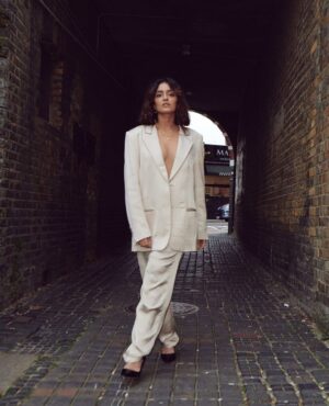 Mandeep Dhillon Instagram - Walking into 2022 like..
