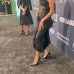 Mandeep Dhillon Instagram - I’m hungover 👍🏽 Styled by - @itsamandalim Makeup by - @lilly_keys Dress - @rodarte Heels - @ysl Bag - @simitri.shop @criticschoice #CCACelebrations #CelebrateAAPICinema