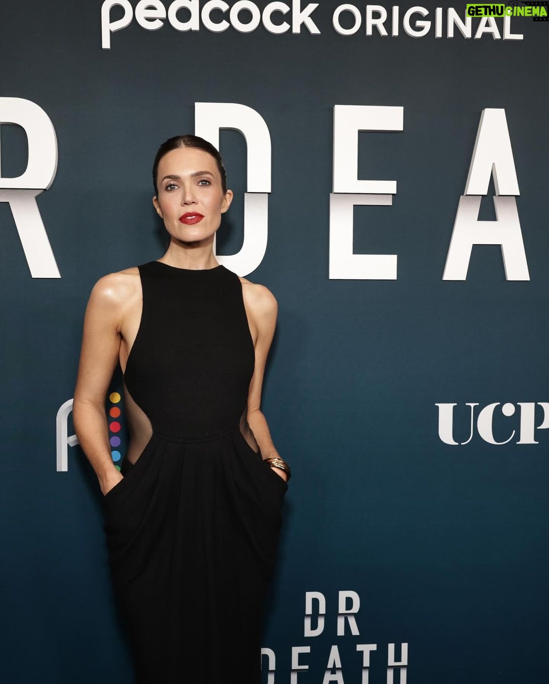 Mandy Moore Instagram - #DrDeath premiere with the incredible cast and crew who made it all possible. Can’t wait for it to be out in the world next week. 12/21 on @peacock.