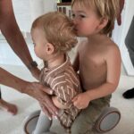 Mandy Moore Instagram - Turns out 1 is NOT the loneliest number when you have family like this to help you celebrate your birthday! And surprise, surprise- Ozzie LOVED @danielle_keene’s delicious (and adorable) chocolate and vanilla cake. Happy Bday, Ozzie!!