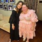 Mandy Moore Instagram - Cheers to this gorgeous birthday girl!! I adore you to the moon, @chrissymetz! Hope this lap around the sun is the best yet!! 🎂🎉🎁🥳🎈😘