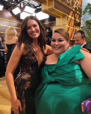 Mandy Moore Instagram - Cheers to this gorgeous birthday girl!! I adore you to the moon, @chrissymetz! Hope this lap around the sun is the best yet!! 🎂🎉🎁🥳🎈😘