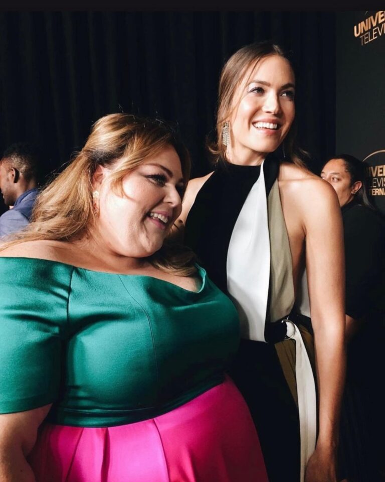 Mandy Moore Instagram - Cheers to this gorgeous birthday girl!! I adore you to the moon, @chrissymetz! Hope this lap around the sun is the best yet!! 🎂🎉🎁🥳🎈😘