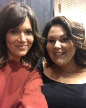 Mandy Moore Instagram - Cheers to this gorgeous birthday girl!! I adore you to the moon, @chrissymetz! Hope this lap around the sun is the best yet!! 🎂🎉🎁🥳🎈😘