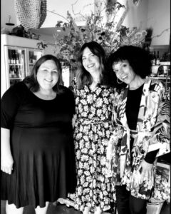 Mandy Moore Instagram - Cheers to this gorgeous birthday girl!! I adore you to the moon, @chrissymetz! Hope this lap around the sun is the best yet!! 🎂🎉🎁🥳🎈😘
