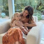 Mandy Moore Instagram - A love that defies description and changes you on a cellular level. I’m the luckiest to be your mom, Goose and Ozzie. #nationalsonsday