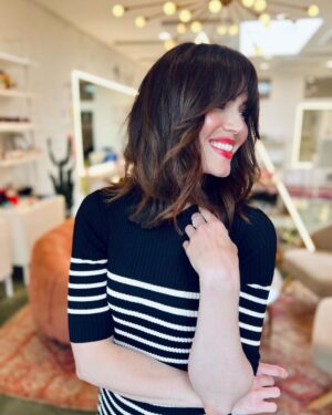 Mandy Moore Instagram - I’ve been itching for a hair change for a loooooong time and lucky for me, my sweetest @streicherhair was in town and fit me in. Love you, Ash. And never mad at a @cithomps visit too!! 💇‍♀️