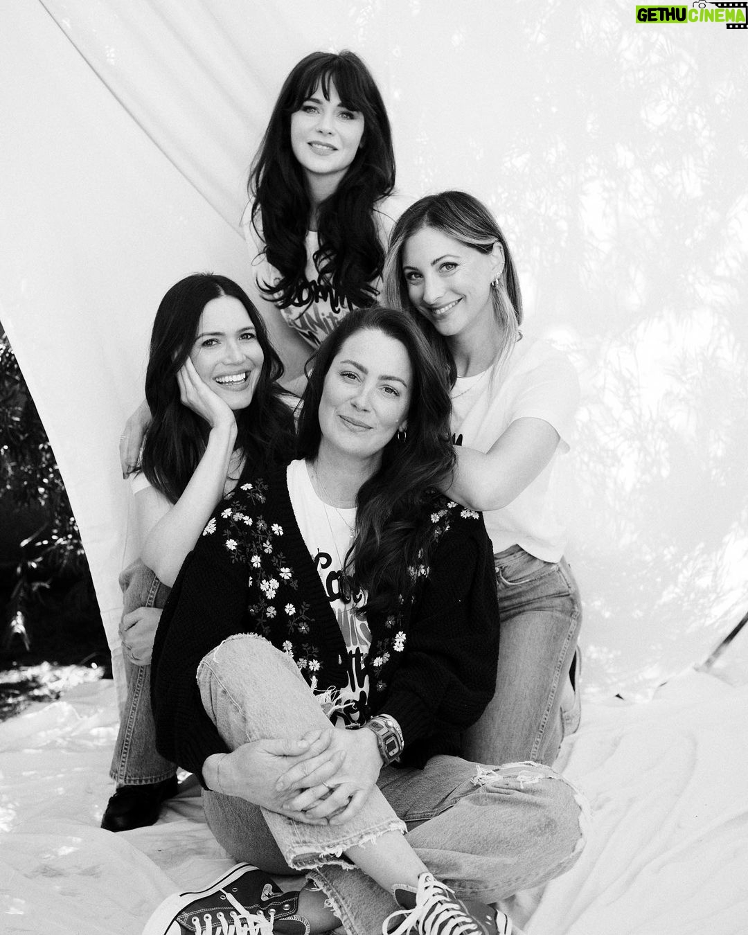 Mandy Moore Instagram - Motherhood is a journey… and no matter your circumstances, every mother deserve community to empower, uplift and push her to be the best version of herself. This Mother’s Day, join me in supporting young moms in foster care with the purchase of a #commUNITYmotherhood tee, and you will bolster the powerful work of @allianceofmoms to provide critical services, education, resources and advocacy so that young parents in foster care can thrive. I stand in awe of all those who mother and the incredible mission of @allianceofmoms. Link in bio to the shop the tee. Photos by the rad @zoeygrossman