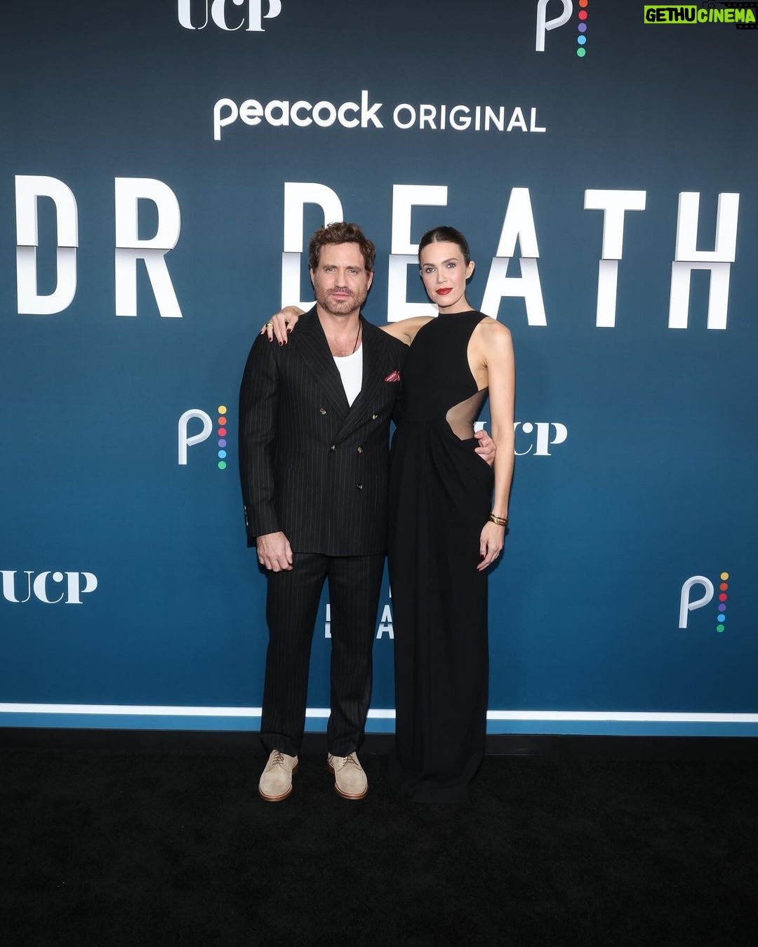 Mandy Moore Instagram - #DrDeath premiere with the incredible cast and crew who made it all possible. Can’t wait for it to be out in the world next week. 12/21 on @peacock.