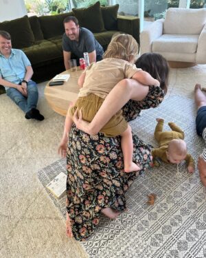 Mandy Moore Instagram - Stepping into the world of motherhood has been like entering the most expansive, mythical labyrinth- it’s felt simultaneously overwhelming and oddly familiar. It’s the job I’m proudest of and the most grateful for. Always. Hats off to all those who mother in any and every way and an extra squeeze to those who find this day difficult.  #HappyMother’sDay 💓💓💓💓