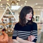 Mandy Moore Instagram - I’ve been itching for a hair change for a loooooong time and lucky for me, my sweetest @streicherhair was in town and fit me in. Love you, Ash. And never mad at a @cithomps visit too!! 💇‍♀️