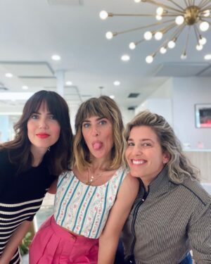 Mandy Moore Instagram - I’ve been itching for a hair change for a loooooong time and lucky for me, my sweetest @streicherhair was in town and fit me in. Love you, Ash. And never mad at a @cithomps visit too!! 💇‍♀️