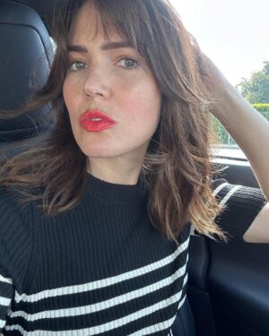 Mandy Moore Instagram - I’ve been itching for a hair change for a loooooong time and lucky for me, my sweetest @streicherhair was in town and fit me in. Love you, Ash. And never mad at a @cithomps visit too!! 💇‍♀️