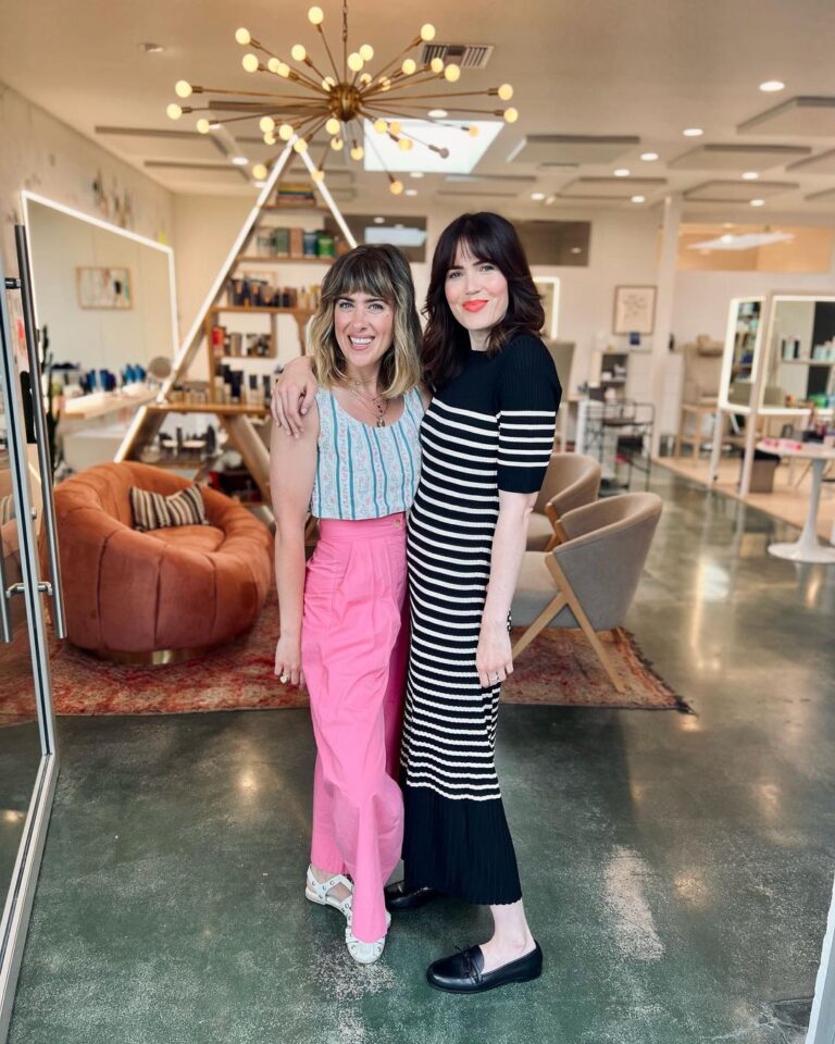 Mandy Moore Instagram - I’ve been itching for a hair change for a loooooong time and lucky for me, my sweetest @streicherhair was in town and fit me in. Love you, Ash. And never mad at a @cithomps visit too!! 💇‍♀️