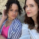 Mandy Moore Instagram - When I think back to filming #drdeath (we started this time last year!), it’s a blurry pastiche of nursing a newborn in between shots, weekend zoom rehearsals with @jennifermorrison, @edgarramirez25 and @ashleymichelh, endless belly laughs with @robertcolonlugo, Andrea, @sarahstaines and our hair/makeup department and just reveling in the chaos and delight of living in NYC for a few months. We had the most fantastic crew across the board and fearless ladies at the helm: show runner @ashleymichelh and director/executive producer @jennifermorrison and director Laura Belsey. Also a special shoutout to the powerhouse @itisijudyreyes1 for being the best friend a gal could hope for and @curlycelly for her stellar talent and infectious joy. It was a honor to step in these waters together and here’s hoping there is much conversation around the perception of what it means to be labeled a victim and the shame/stigma that comes along with it (in Benita’s case) as well as accountability from those we intrinsically trust, from individuals to institutions. All episodes are streaming now on @peacock.