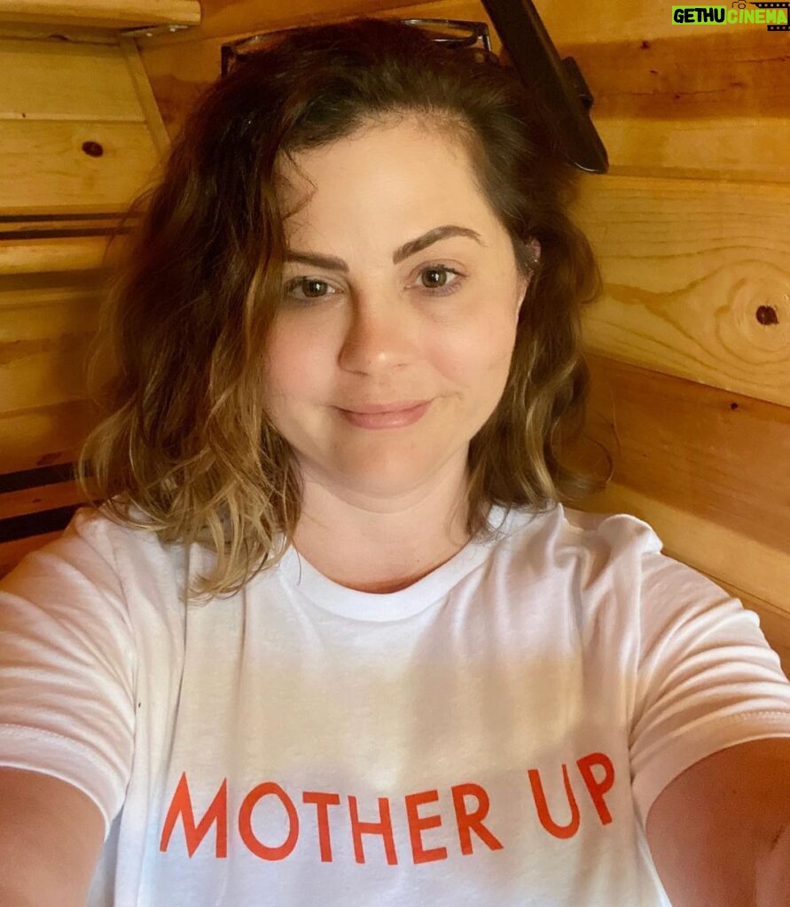 Mandy Teefey Instagram - I'm Mothering Up for young moms that need our support. Proceeds from this t-shirt go to helping pregnant and parenting teens in LA's foster care system. Thank you @allianceofmoms for providing critical support to these girls right now. Grab your shirt and #MOTHERUP with me. shopallianceofmoms.org (Link in Bio) #momsformoms @allianceofmoms