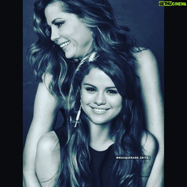 Mandy Teefey Instagram - @selenagomez LOVE THIS!! XO