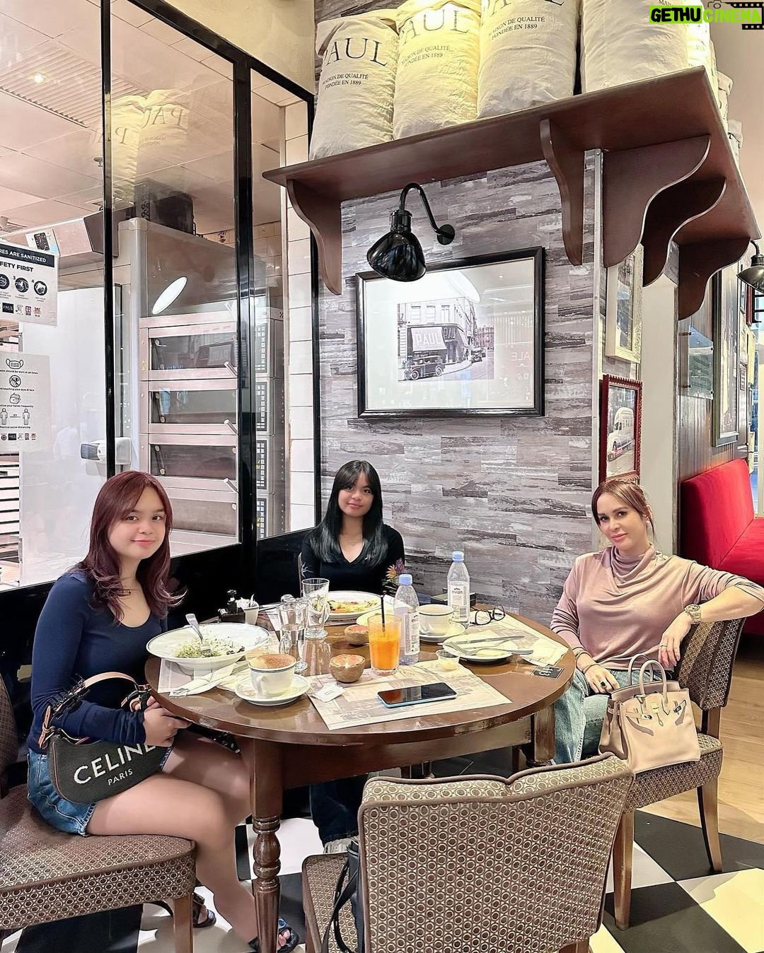 Manny Pacquiao Instagram - On this special day, we celebrate the incredible woman who gave us the greatest gift of all - love. Happy Mother's Day to my beautiful wife and amazing mother.