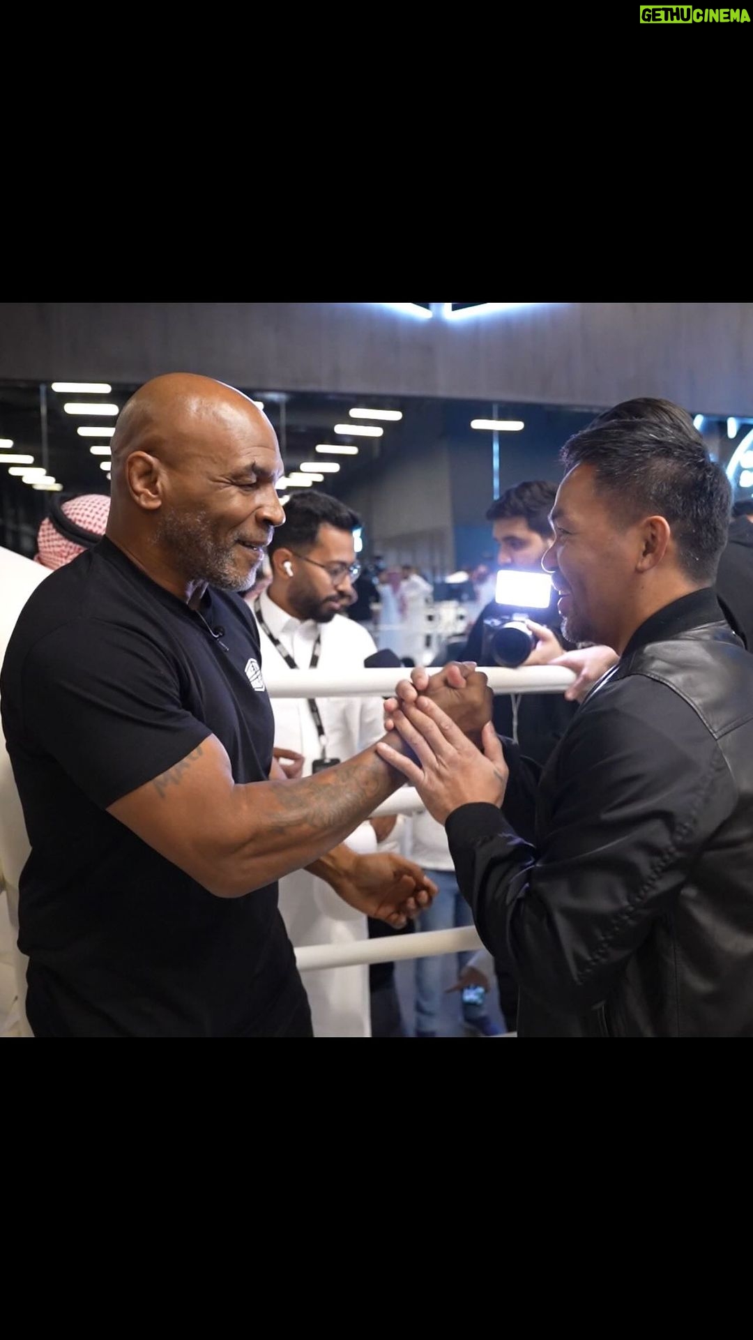 Manny Pacquiao Instagram - Awesome night at the grand opening of Mike Tyson’s newest venture – the Mike Tyson Boxing Club! 🥊🥇 #RiyadhSeason @miketyson @miketysonboxingclub @turkialalshik Riyadh, Saudi Arabia