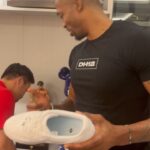 Manny Pacquiao Instagram - Above The Rim! Beyond the boxing ring 🏀🥊 Right here in the Philippines 🇵🇭 Pushing positivity & world peace🙌🏾 Making Smiles happen globally 🗺️This is what it’s about!There is no better feeling than coming together to talk about making things better for people all around the world. Superman 🏀 X Pac-Man 🥊 shoutout to the Filipino Legend @mannypacquiao - - - - #nba #basketball #boxing #legend Phillipines