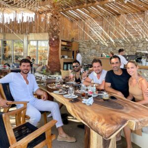 Manos Gavras Instagram - Reunion mode.. 

#reunion #friends #santannaxrosebeach #santannamykonos #summer2021 #mykonos #greece