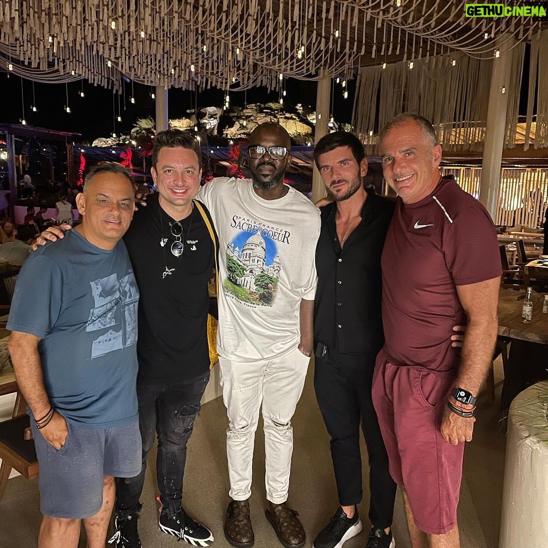 Manos Gavras Instagram - Thanks for the amazing show at @santanna_x_rosebeach last night @realblackcoffee . Till next time 🙌❤️ #realblackcoffee #santannamykonos #santannaxrosebeach #niceneasygroup SantAnna Mykonos
