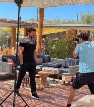 Manos Gavras Instagram - Interview & photoshoot for “Beyond Mykonos Magazine” showcasing to the world the must visit spots in Mykonos. Available July 2021

#backstage #photoshoot #interview #mykonos #greece #magazine #santannamykonos