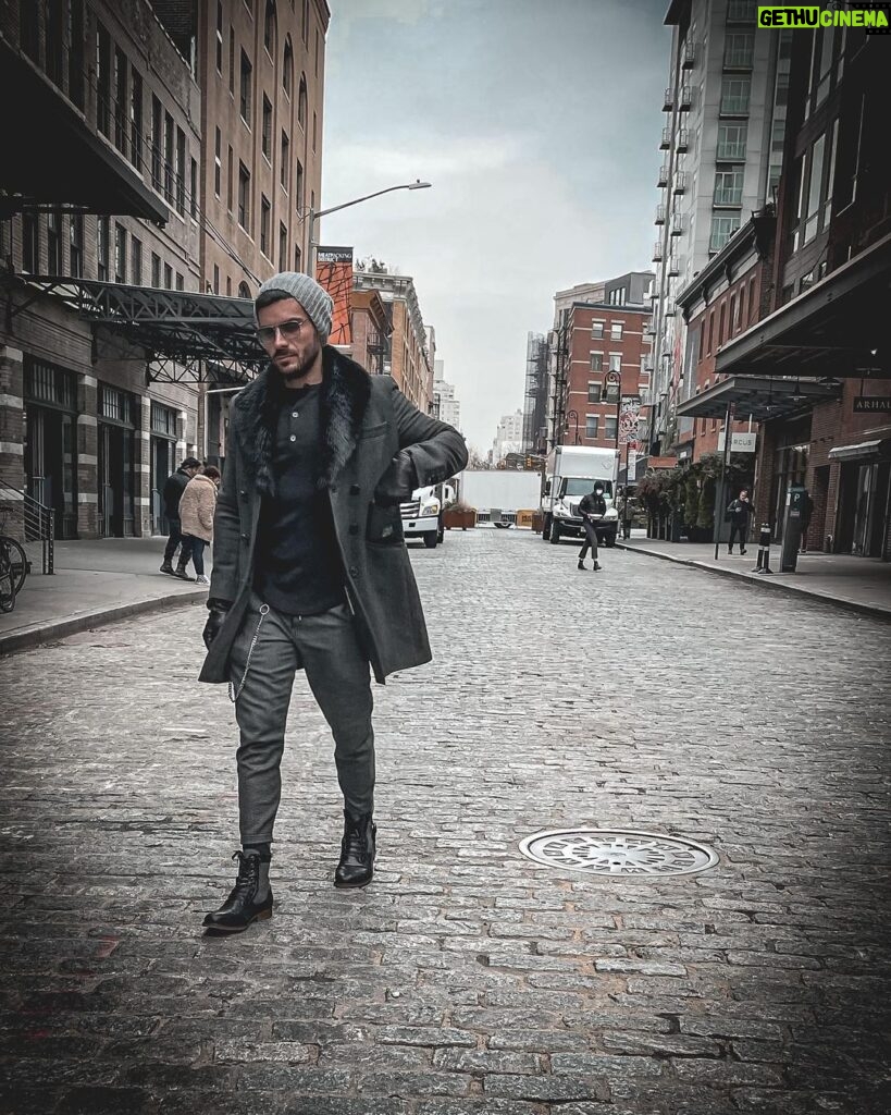 Manos Gavras Instagram - Till next time NY 🖤 #manhattan #newyork #mysecondhome Manhattan, New York