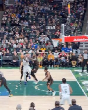 Manos Gavras Instagram - About last night.. #milwakee #milwakeebucks #basketball #nba #myteam