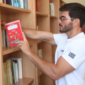 Manos Gavras Instagram - Discover the joy of giving and you will discover the reason for living.. #wesupportsociety 

@axionhellas thank you for this amazing experience and opportunity. Humble by your side . 

#anafiisland is one of the Greek islands everyone must visit. 

#fistikios_o_aiginitis @psichogiosbooks #axionhellas @anafisland @visit_anafi #donation #support #education #school #books #childrensbooks #childrensauthor