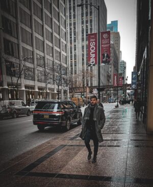 Manos Gavras Instagram - Heading out .. Meetings day1 #chicagobound 
#businessandpleasure #chicago #usa #november2022