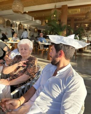 Manos Gavras Instagram - THE BEST TRIP OF MY LIFE
#mom #dubai #famillyfirst #unconditionallove #january2024