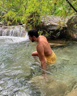Manos Gavras Instagram - Exploring the Jamaican jungle with some of the best people on the planet. Priceless.. 
#jamaica #bluemountains #reachfalls #riograndejamaica #friends #businesspartners #december2023