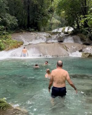 Manos Gavras Instagram - Exploring the Jamaican jungle with some of the best people on the planet. Priceless.. 
#jamaica #bluemountains #reachfalls #riograndejamaica #friends #businesspartners #december2023