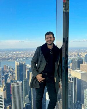 Manos Gavras Instagram - I have lived here full time for more than 5 years of my life. Still feels like the first time every time I come back. Always "fresh", always interesting, always pleasantly surprising. 
NY❤️
#newyork #manhattan #november23
