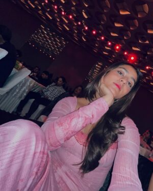 Mansi Taxak Instagram - Up and close

Learned this new technique of clicking pictures from @pragnya.ayyagari and I’m obsessed✨✨

Wearing- @themeshstore.co 

@timestalent @rishubartaria @shahrukh_sayed_ 
#instadaily #instagood #instagram #trendingreels #tending #explore #explorepage