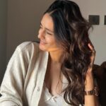Mansi Taxak Instagram - Life seems magical in golden hour✨ 📸- @vaishalitaxak_24 #instagood #instadaily #instagram #explorar #explorepage #explore #trending #trendingreels Mumbai, Maharashtra