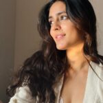 Mansi Taxak Instagram - Life seems magical in golden hour✨ 📸- @vaishalitaxak_24 #instagood #instadaily #instagram #explorar #explorepage #explore #trending #trendingreels Mumbai, Maharashtra