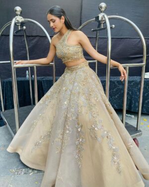 Mansi Taxak Instagram - Whispers of grace in a world of noise ✨

#instadaily #instagram #explorepage #explore #trendingreels #trending