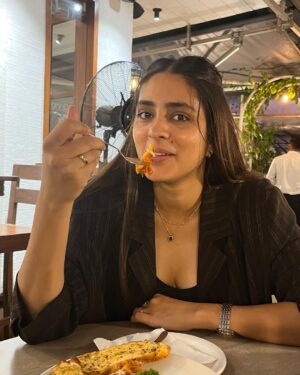 Mansi Taxak Instagram - Clearly food is my love language ✨

#foodie #meandmyfood #instadaily #instagram #explore #explorepage #trending