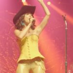 Manu Gavassi Instagram – Uma semana de Fruto Proibido em SP e tenho imagens pra provar que foi inesquecível! 🥳 Quem tava lá?! Além do Seu Jorge? (Sim, surreal). Uma câmera de vídeo 📹 e o @eusouohideki São Paulo, Brazil